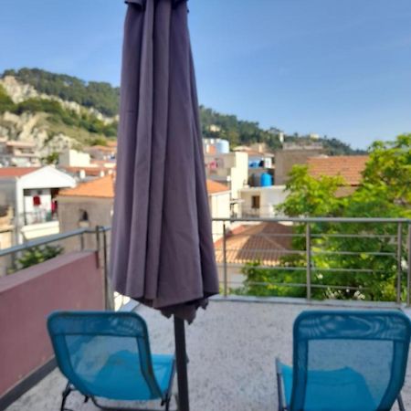 Bright Top Floor Apartment! 扎金索斯镇 外观 照片