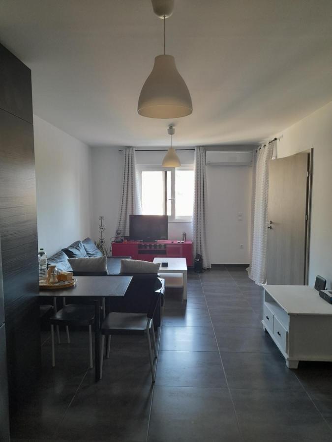 Bright Top Floor Apartment! 扎金索斯镇 外观 照片